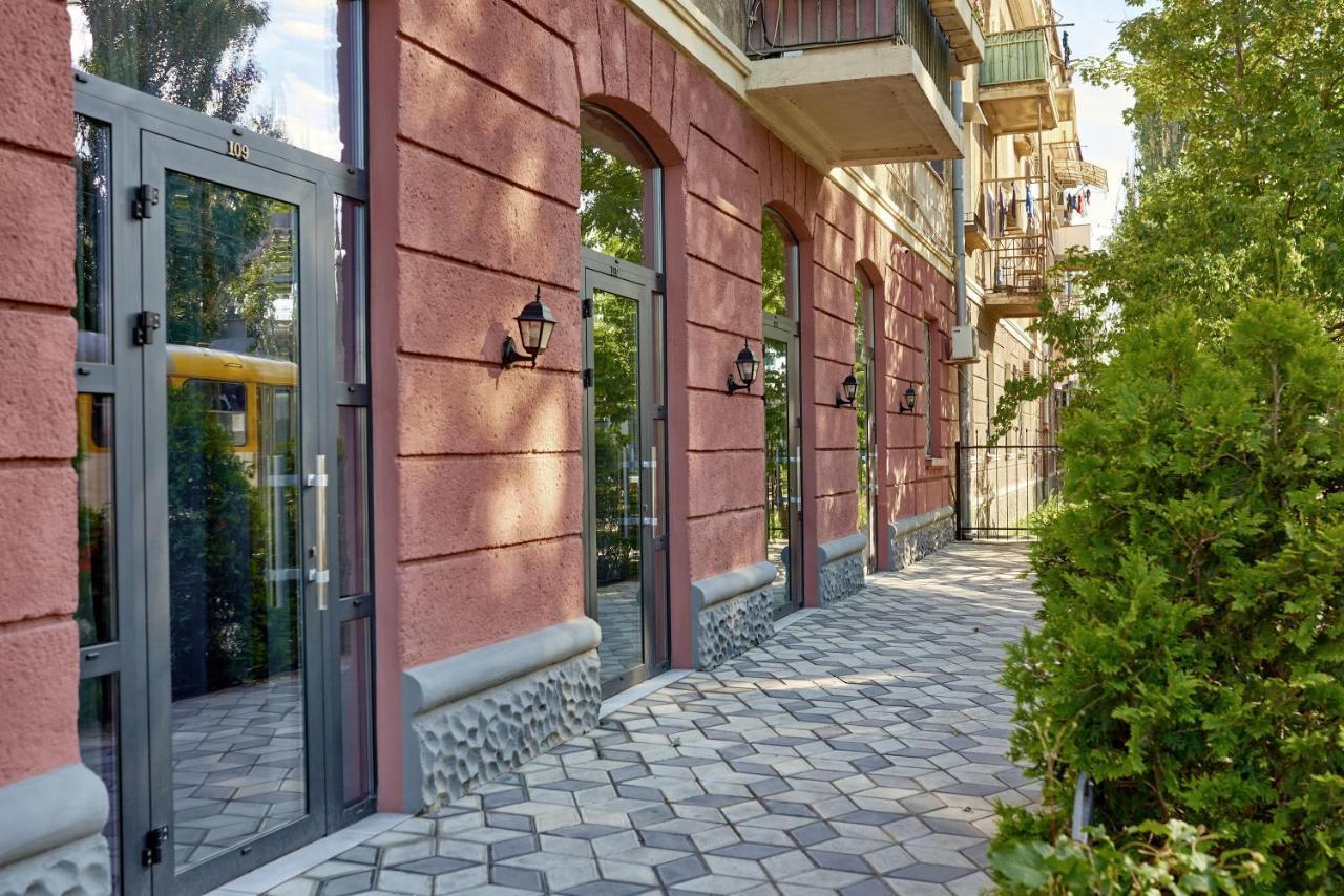 Gaudi Stylish Hotel Одеса Екстериор снимка
