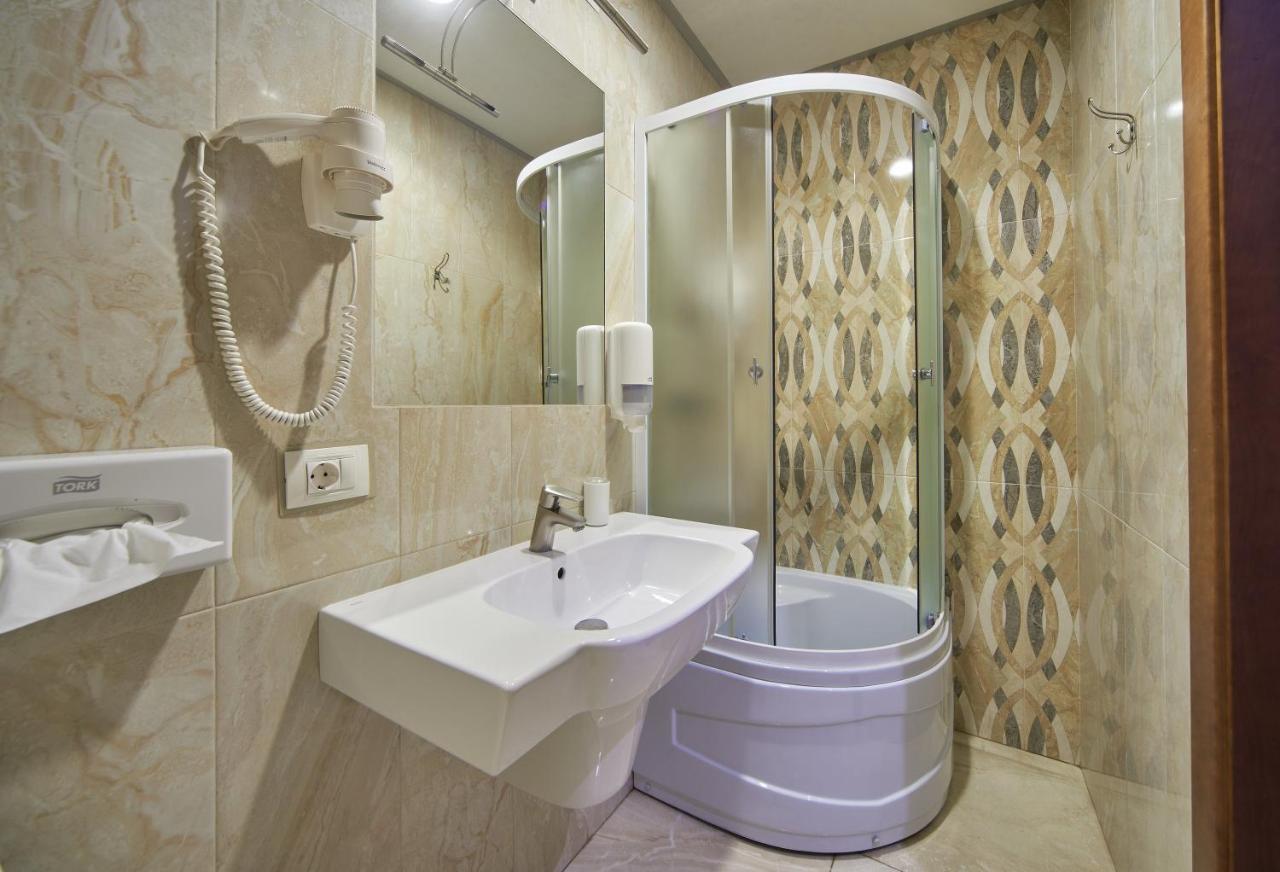 Gaudi Stylish Hotel Одеса Екстериор снимка