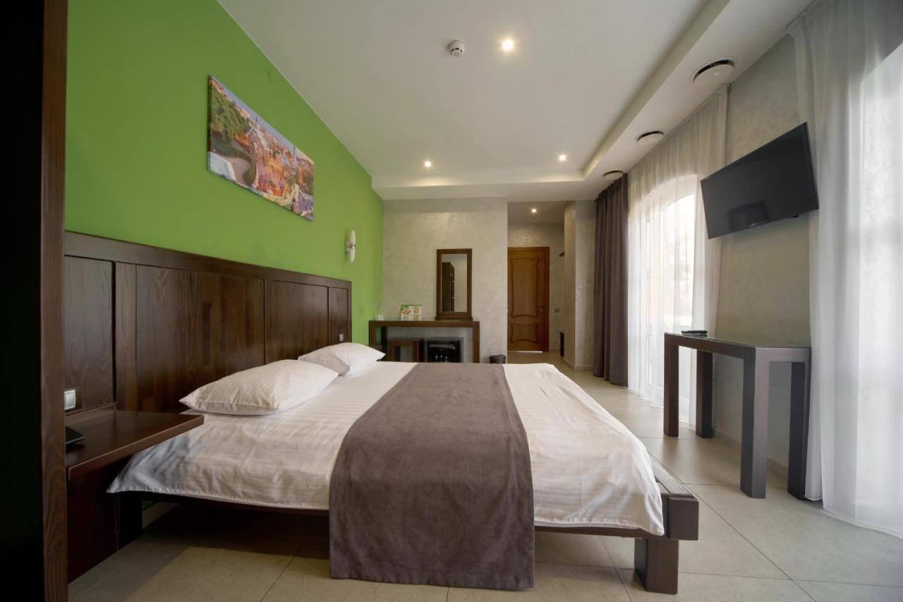 Gaudi Stylish Hotel Одеса Екстериор снимка