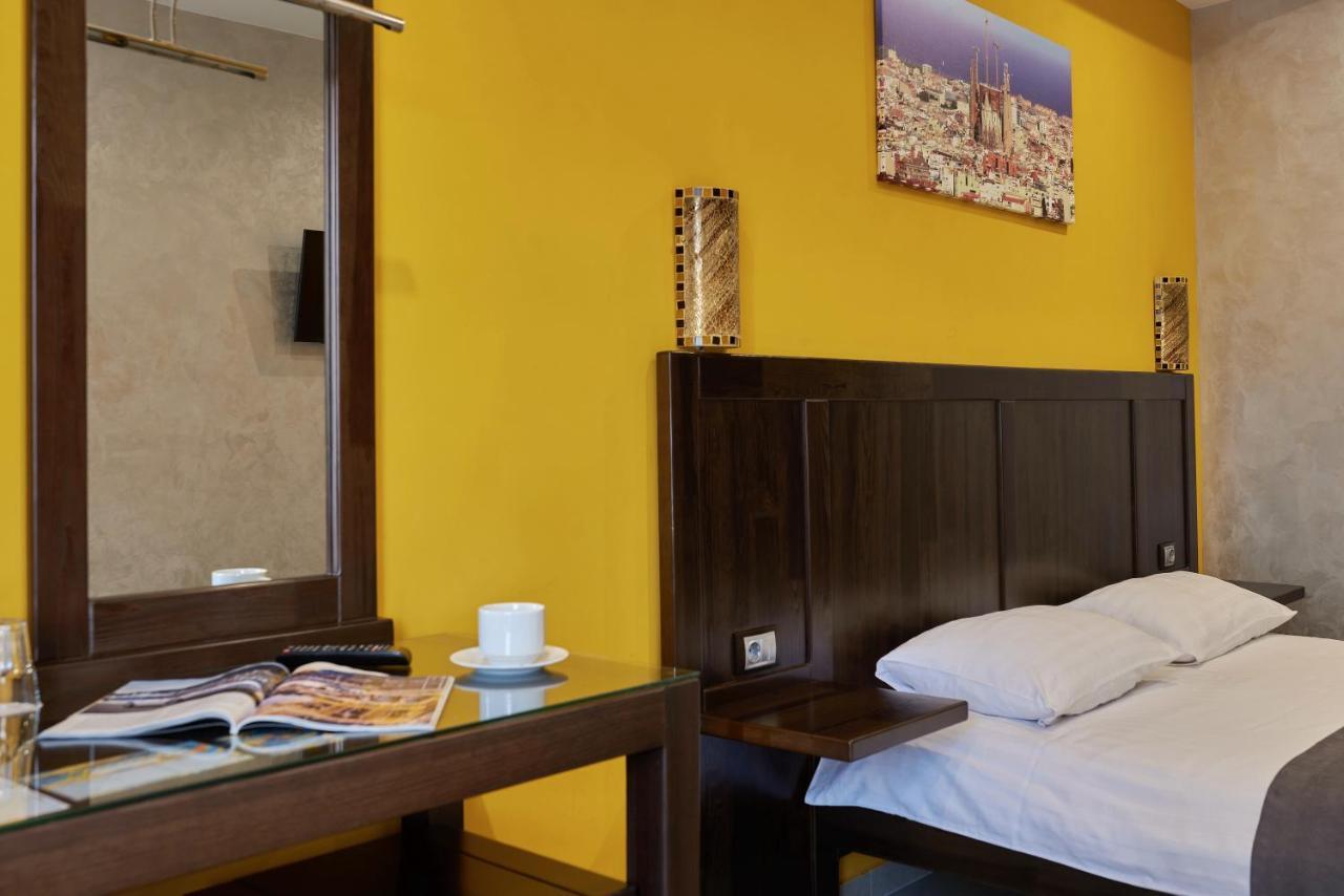 Gaudi Stylish Hotel Одеса Екстериор снимка