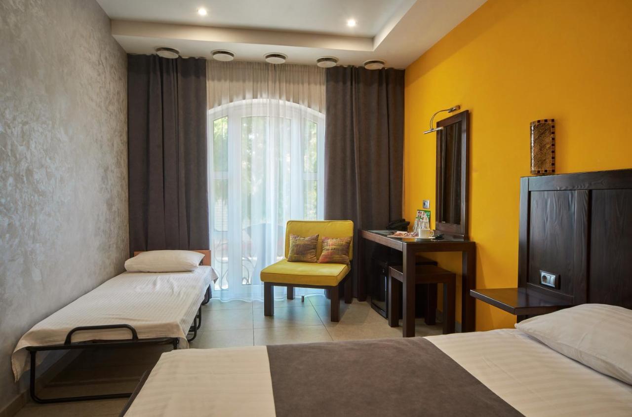 Gaudi Stylish Hotel Одеса Екстериор снимка