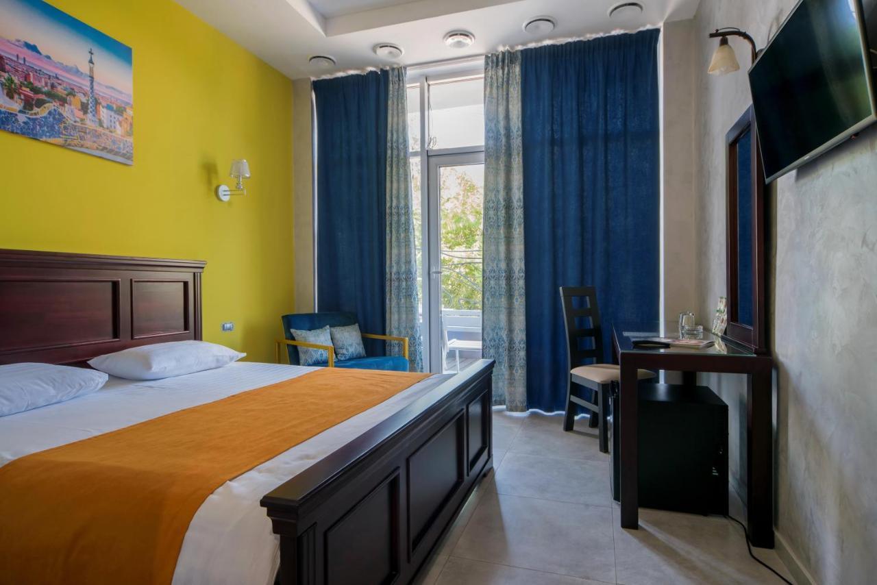 Gaudi Stylish Hotel Одеса Екстериор снимка