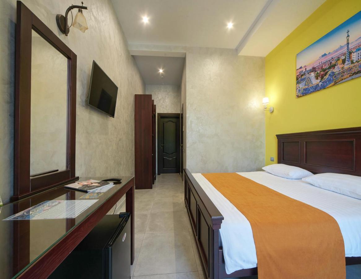 Gaudi Stylish Hotel Одеса Екстериор снимка