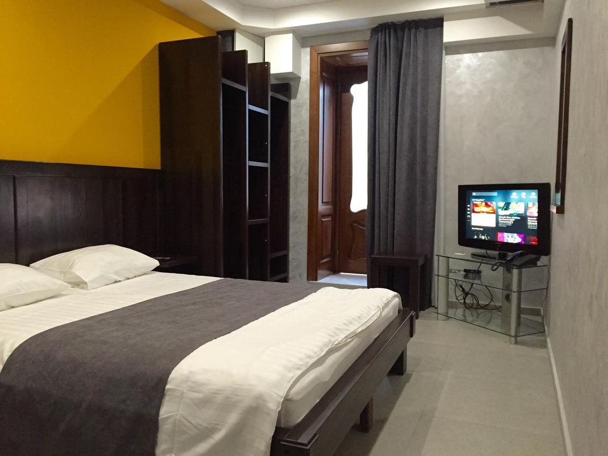 Gaudi Stylish Hotel Одеса Екстериор снимка